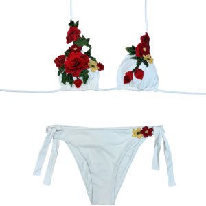 Raffaela D’Angelo Bikini triangolo con fiori macramè