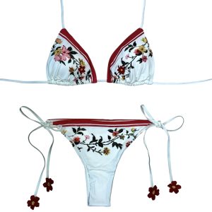 Raffaela D’Angelo Bikini triangolo stampa piazzata con fiori macramè e strass